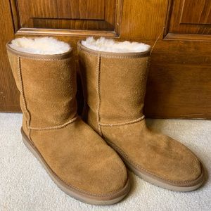 Women's Koolaburra UGG boots size 8
